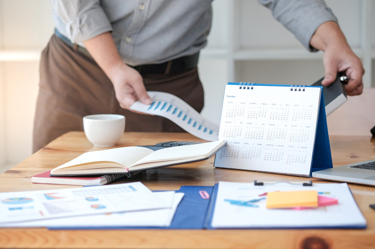 ¿Cuándo es posible prorrogar un contrato público?