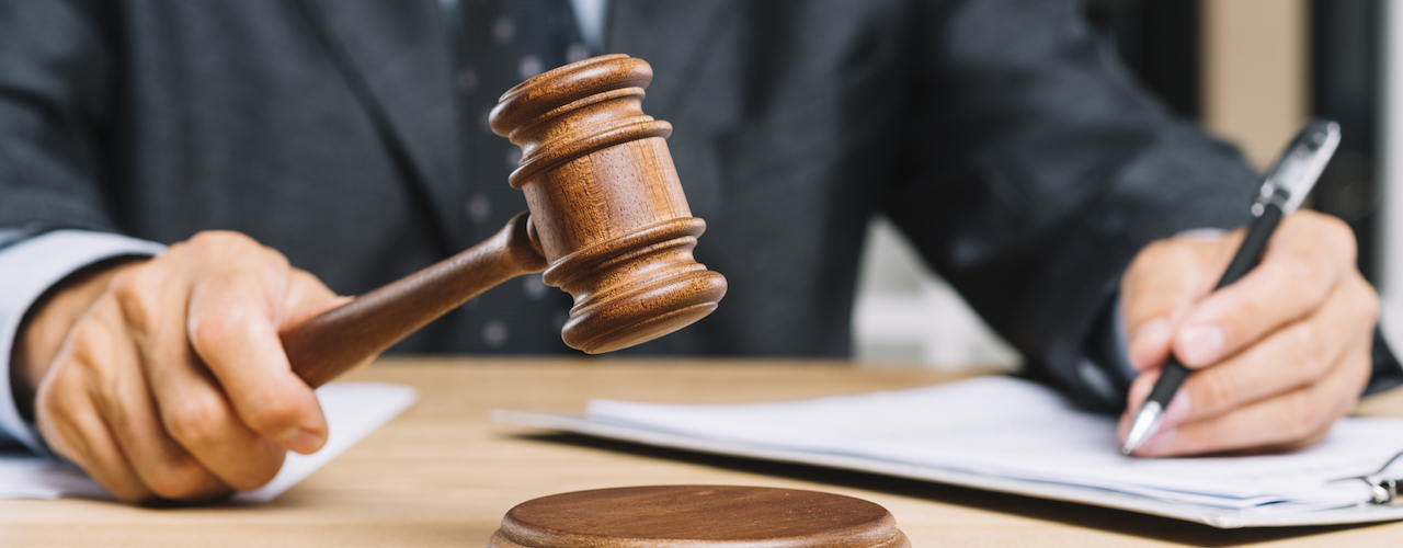 Sentencia del Tribunal Constitucional sobre determinados preceptos impugnados de la ley de contratos